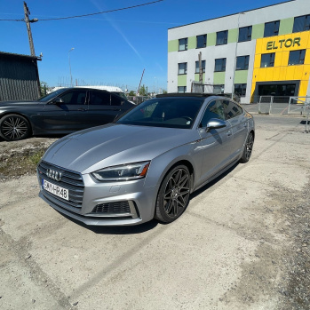 Audi S5 2018 srebrny, benzyna
