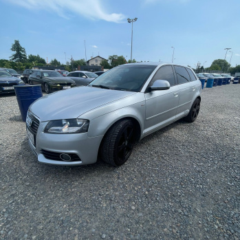 Audi A3 S-Line 2011 srebrne, Benzyna