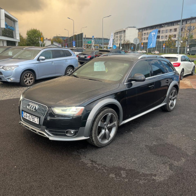 Audi A4 Allroud 2014 noir, essence
