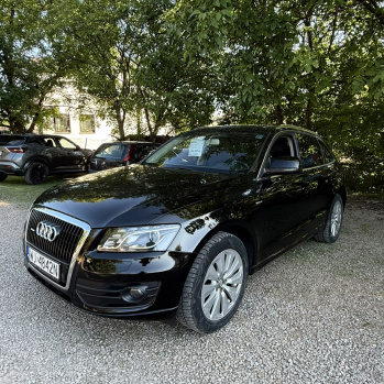 Audi Q5 2012 czarny, benzyna/hybryda