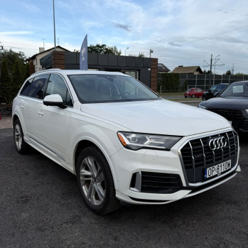Audi Q7 2021 biały, benzyna