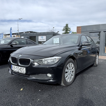 BMW 318i 2012 czarny, benzyna