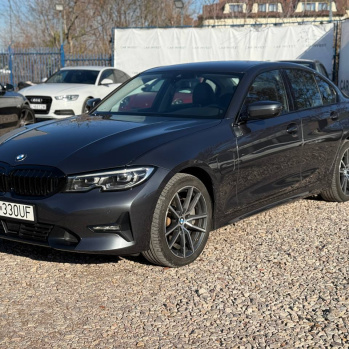 BMW 330e 2020 czarny, benzyna