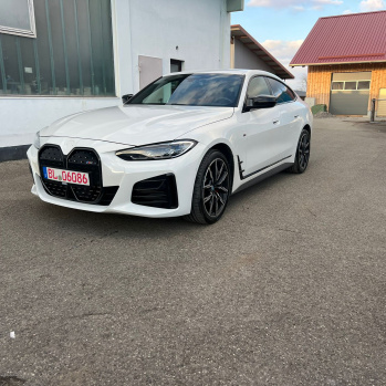 BMW i4 M50 2023 білий, електро