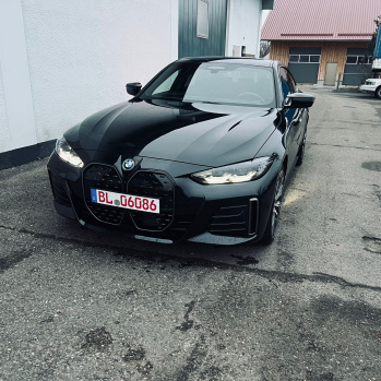 BMW i4 M50 2023 чорний, електро