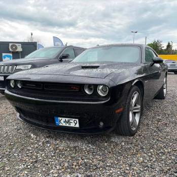Dodge Challenger 2018 черный, бензин