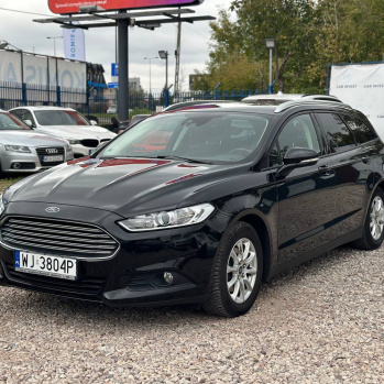 Ford Mondeo 2019 чорний, бензин