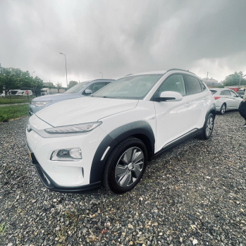 Hyundai Kona 2020 белый, электро