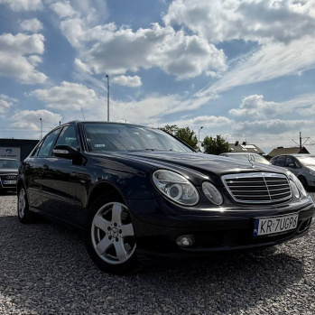 Mercedes-Benz Е200 W211 2005 czarny, diesel