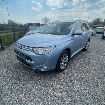 Mitsubishi Outlander PLUG-IN HYBRID EV 2013 синій, бензин