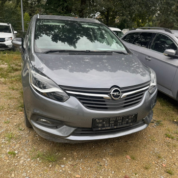 Opel Zafira 2018 szary, diesel