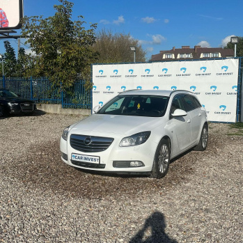 Opel Insignia 4x4 2010 белый, дизель