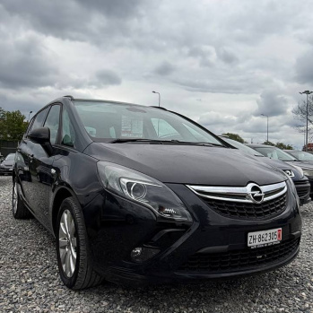 Opel Zafira 2011 чорний, бензин