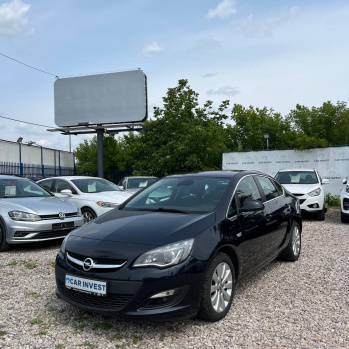 Opel Astra 2018 черный, дизель