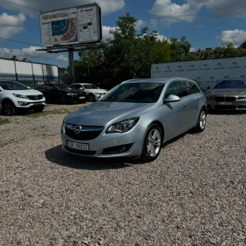 Opel Insignia 2015 srebrny, diesel