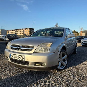 Opel Vectra C 2004 серебристый, бензин
