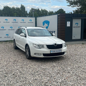 Skoda Superb 2012.