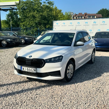 Skoda Fabia 2023 белый, бензин