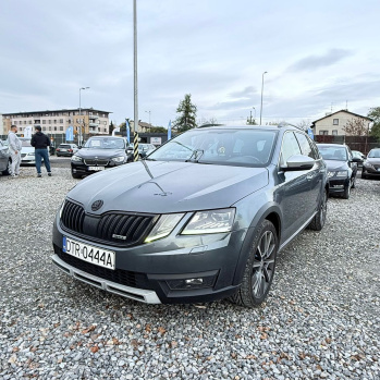 Skoda Oktavia Scout (4x4) 2018 gris, diesel