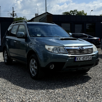  Subaru Forester 2010 bleu, diesel