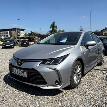 Toyota Corolla 2023 srebrny, benzyna