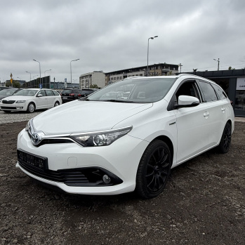 Toyota Auris Hybrid 2015 biała, benzyna