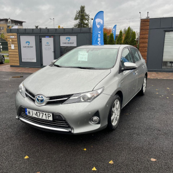 Toyota Auris 2014 Srebrna, Hybryda