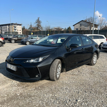 Toyota Corolla 2019 czarna, benzyna/benzyna