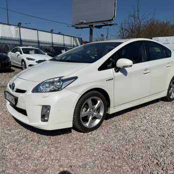Toyota Prius 3 2010 biały, benzyna/gaz