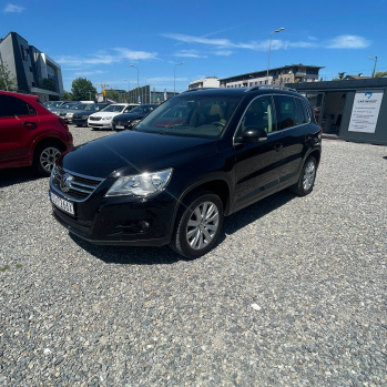 Volkswagen Tiguan 2008 черный, турбобензин