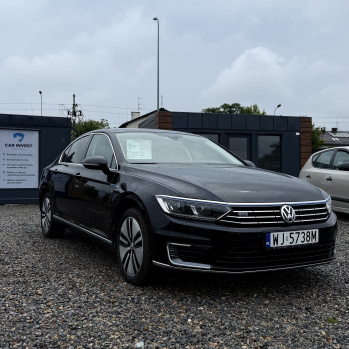 Volkswagen Passat B8 GTE 2018 чорний, бензин/гібрид