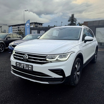 Volkswagen Tiguan Plagin/Hybrid 2021 белый, бензин