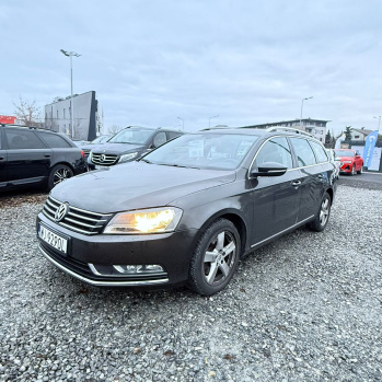 Volkswagen Passat B7 2012 чорний, дизель